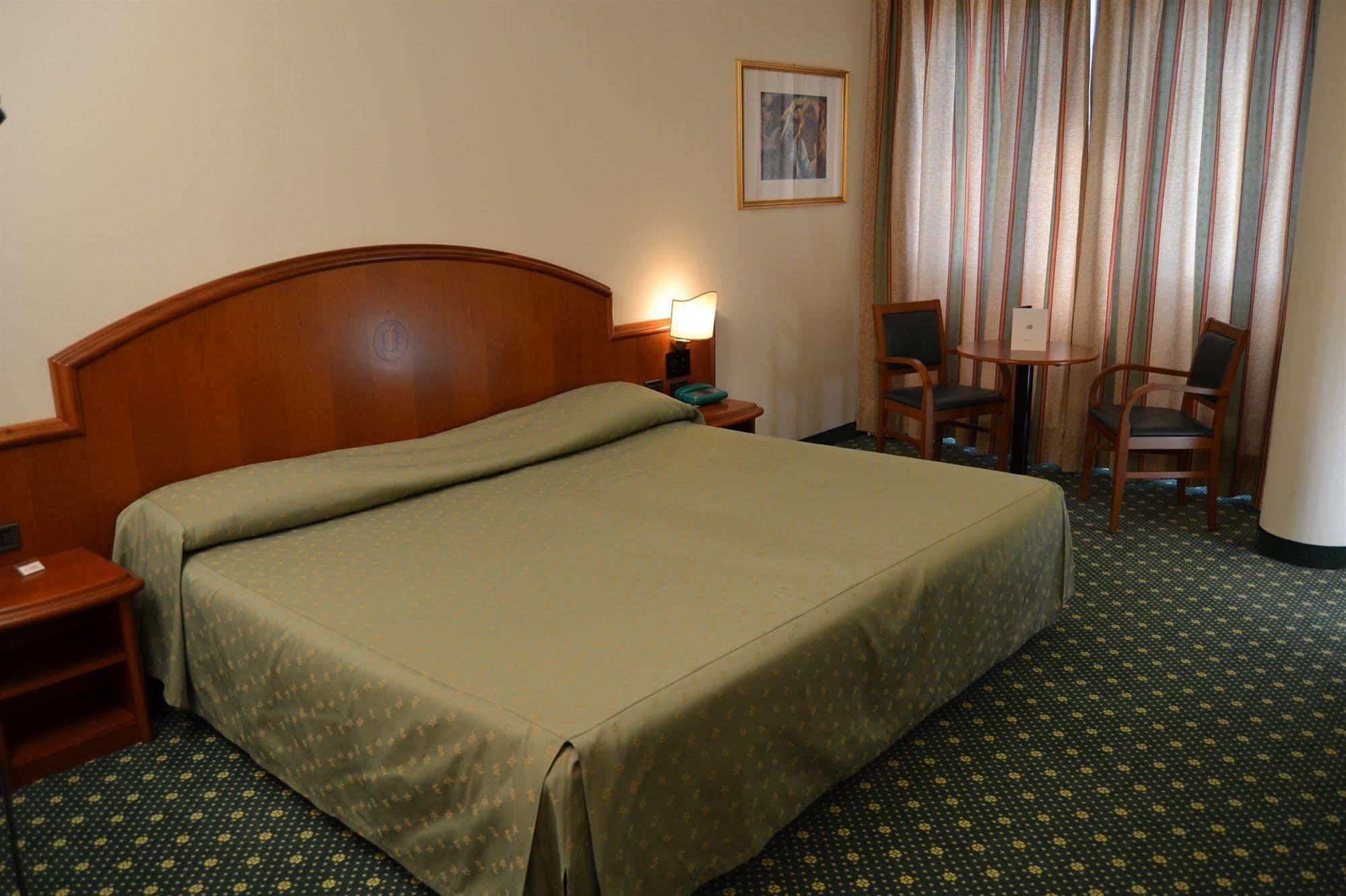 Hotel Due Leoni Sacile Luaran gambar